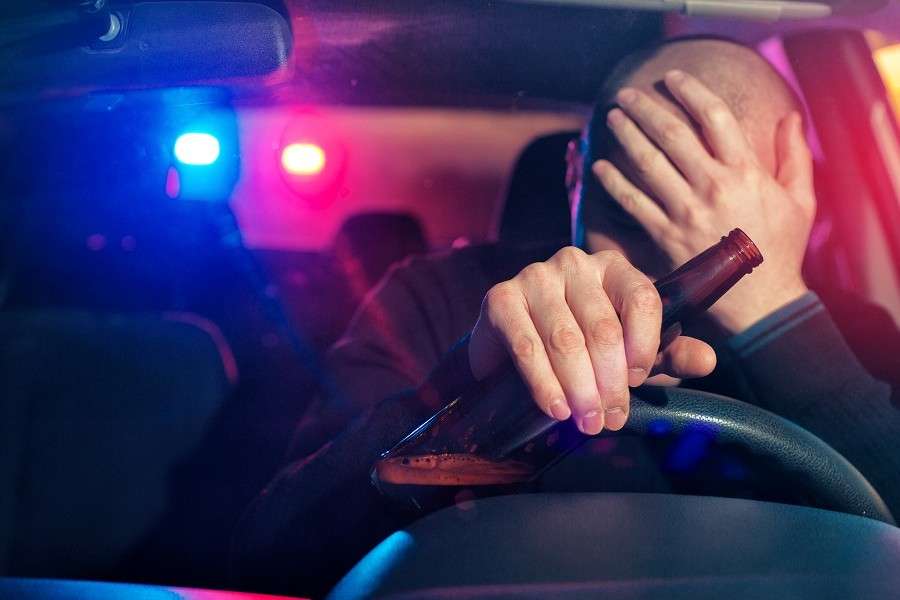 7 semne care te dau de gol că te-ai urcat beat la volan