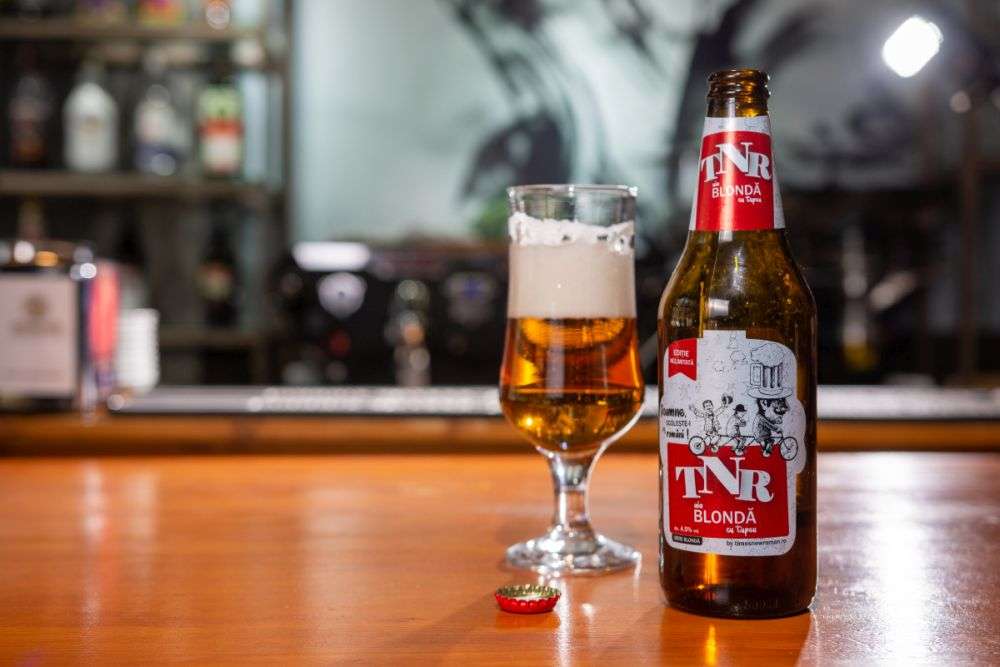 7 motive pentru care merită să începi dimineața cu o bere în loc de cafea