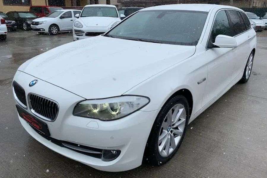 7 sfaturi utile dacă îţi iei maşina preferată a intelectualilor, BMW-ul alb