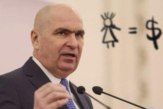 Bolojan are soluţia pentru deficit: Furăm mireasa lui Bezos şi îi cerem 6 miliarde de euro
