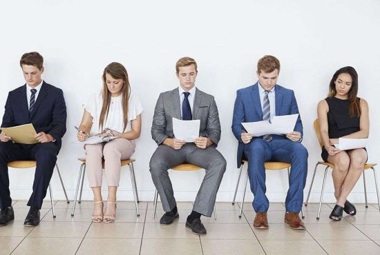 7 greșeli întâlnite frecvent în timpul unui interviu de angajare