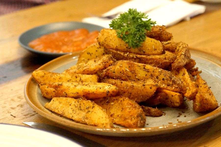 7 lucruri pe care le poți face cu cartofii wedges ca să nu trebuiască să-i mănânci