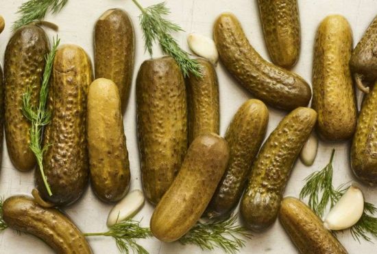 7 lucruri despre prietenul cel mai bun al beţivului, castravetele murat