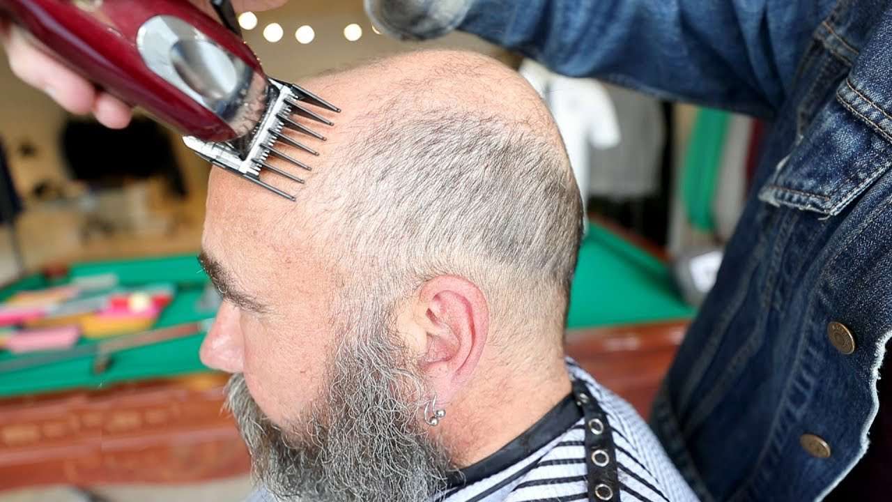 7 frizuri care îți scot în evidență chelia
