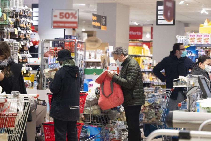 7 motive pentru care nu e bine să-ți faci cumpărăturile în weekend