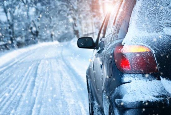 7 sfaturi de condus defensiv când a nins