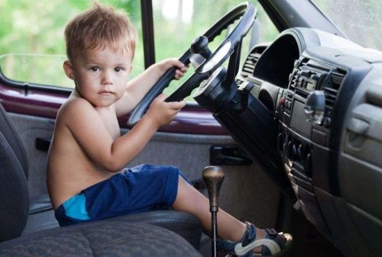 7 motive pentru care trebuie ridicată vârsta la care poți lua carnetul de șofer
