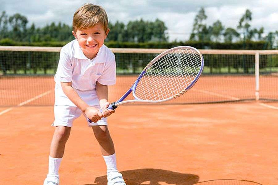 7 indicii că fiul tău ar putea ajunge tenismen