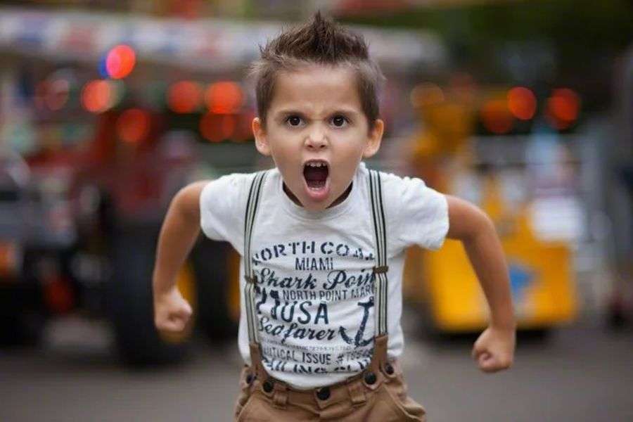 7 indicii că fiul tău ar putea ajunge dictator