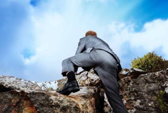 7 lucruri pe care un corporatist le ia cu el pe munte