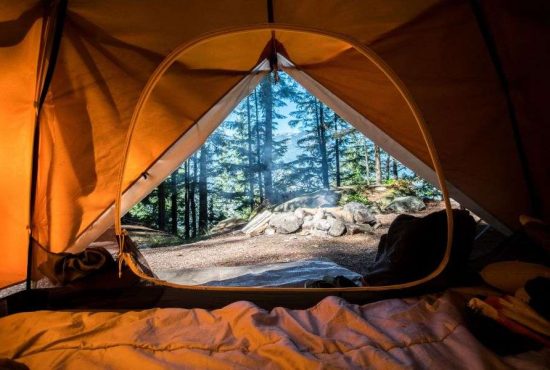 Top 7 idei proaste când pleci cu cortul în România