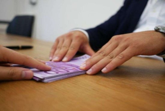7 strategii să reduci rata la bancă