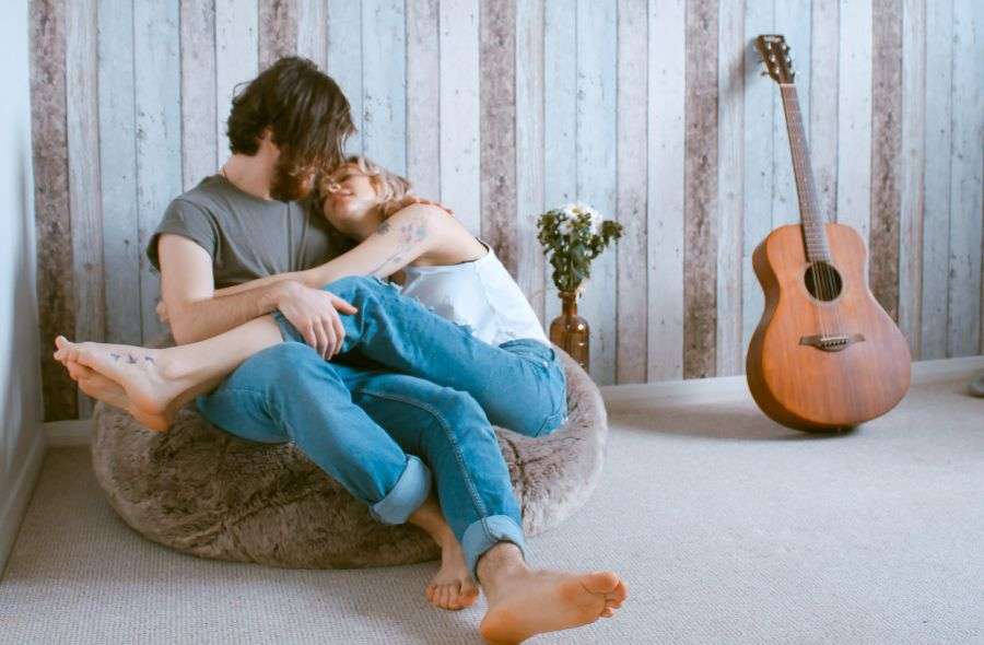7 indicii că e pregătit să se mute împreună cu tine