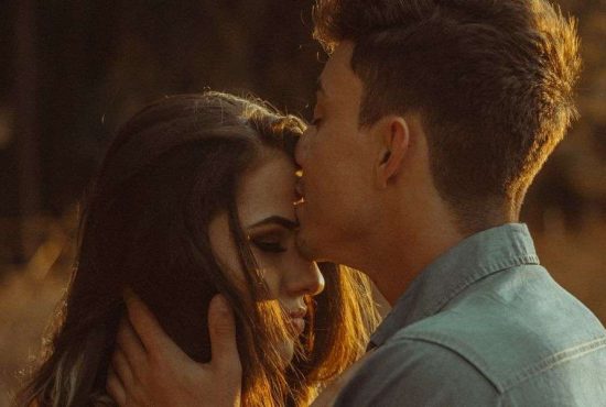 7 indicii că partenerul te manipulează