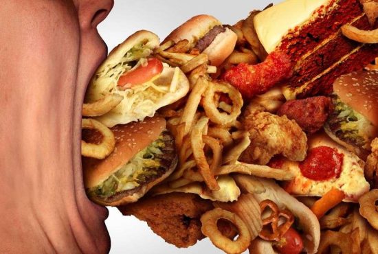 7 indicii că faci abuz de alimente sau băuturi