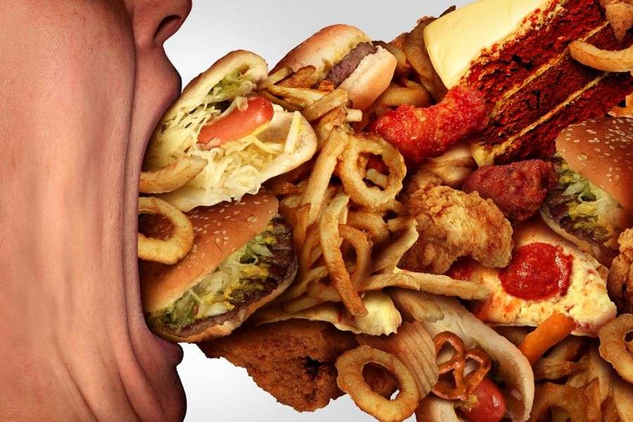 7 indicii că faci abuz de alimente sau băuturi