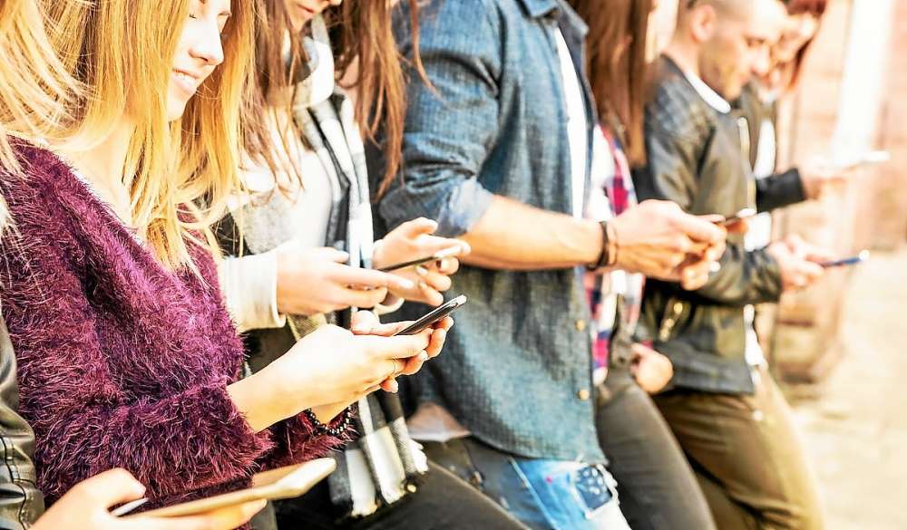 7 droguri tari care te ajută să scapi de dependența de smartphone