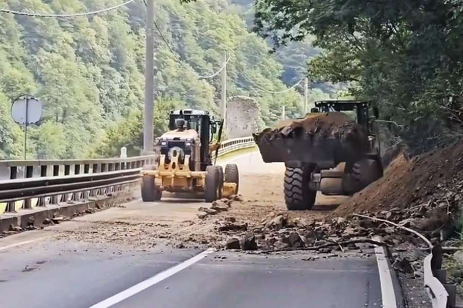 7 efecte ale lucrărilor la drumuri și poduri din ultima perioadă