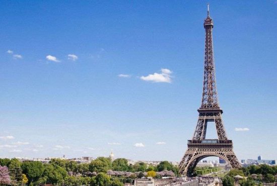 7 români care și-au lăsat amprenta pe Turnul Eiffel