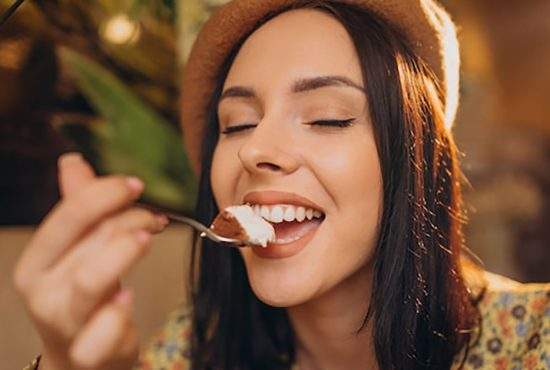 Tot mai multe femei încearcă dieta cu tiramisu: nu slăbesc, dar măcar se simt bine
