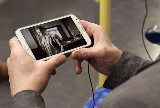 7 lucruri despre uitatul la filme pe telefon