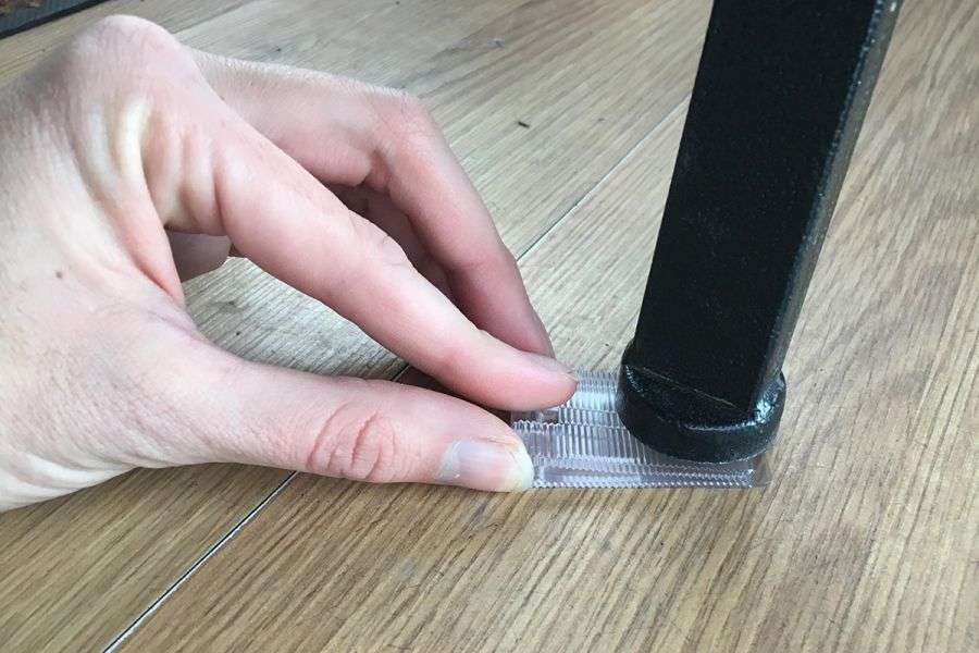 7 metode prin care poți face o masă să nu se mai clatine