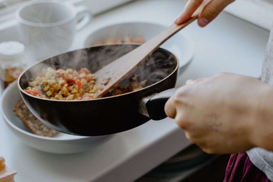 7 metode prin care poți să gătești ca un chef de la TV