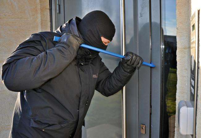 7 mesaje mai eficiente decât ”Câine rău”, numai bune de speriat hoții