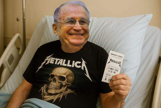 Știe el ceva! Iliescu și-a luat bilet la concertul Metallica, care va avea loc abia în mai 2026