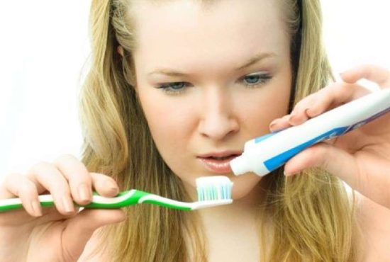 10 semne că trebuie să mergi la stomatolog