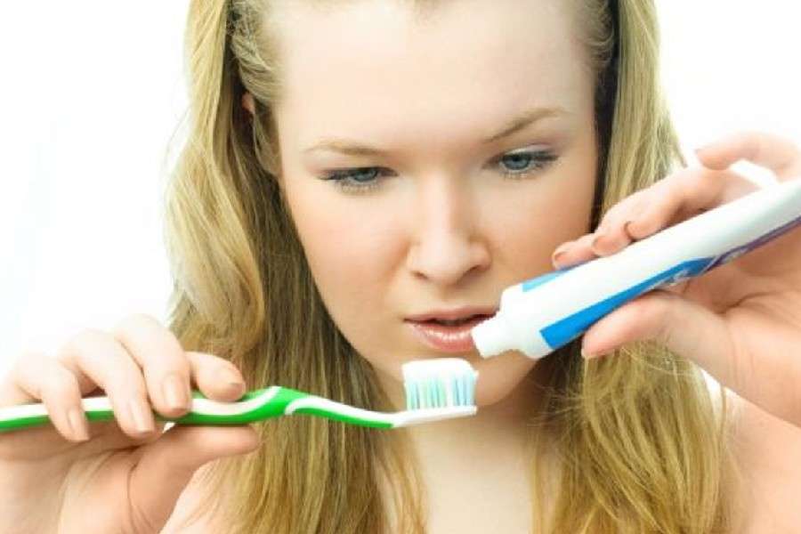 10 semne că trebuie să mergi la stomatolog