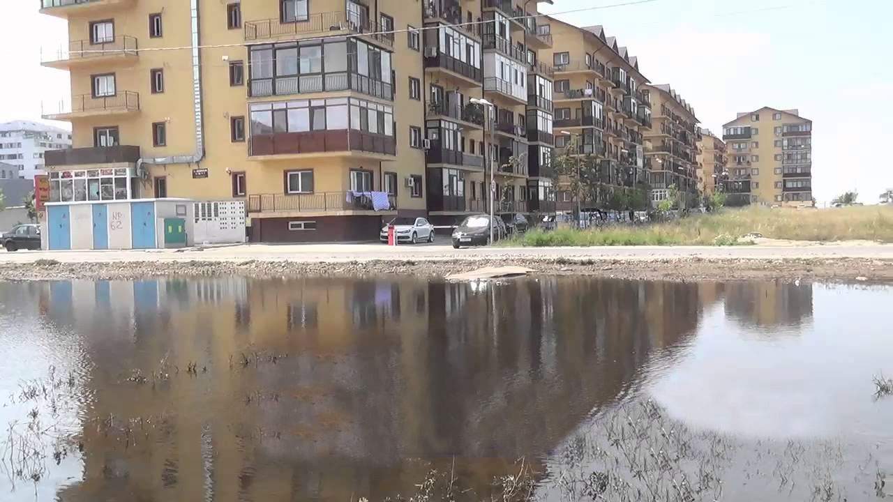 Un inconștient s-a mutat în Militari Residence deși nu știe să înoate