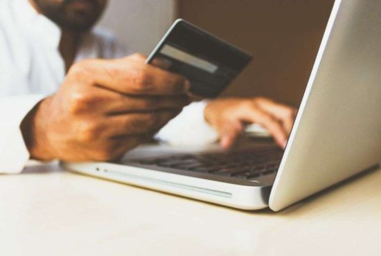 7 reguli ca să folosim cardul de debit ca un bun credincios