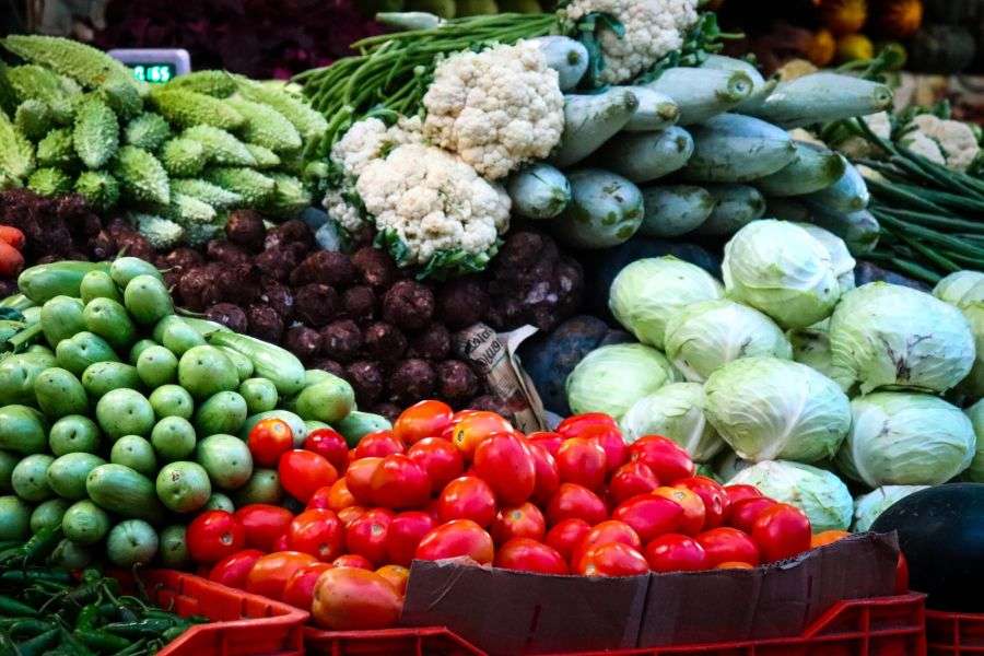 Top 7 substanțe cu care sunt stropite roșiile în România