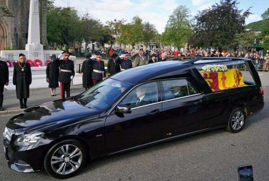 7 motive pentru care dricul e mașina perfectă pentru vacanțe în Grecia