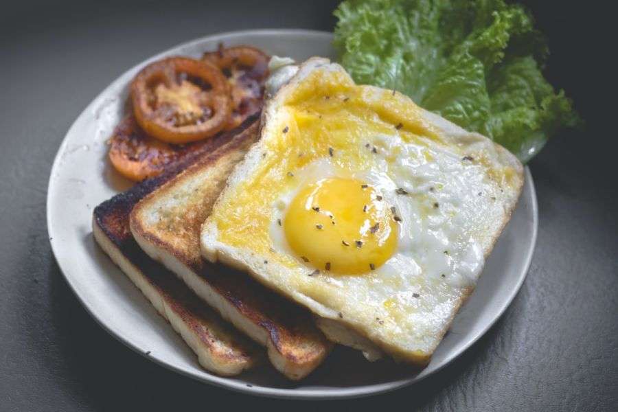7 soluţii simple să nu mai dai atâţia bani pe micul dejun