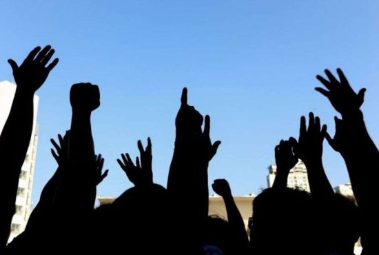 7 mișcări politice moderne care merită încercate