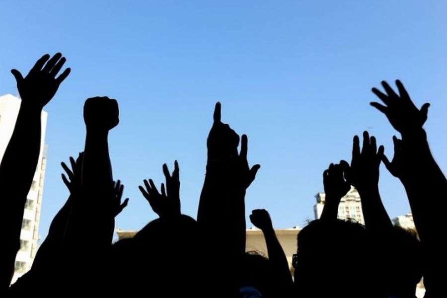 7 mișcări politice moderne care merită încercate