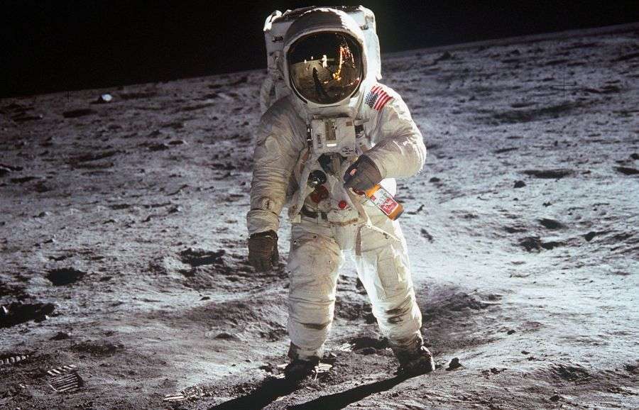 7 alte replici celebre rostite de Neil Armstrong la aselenizare