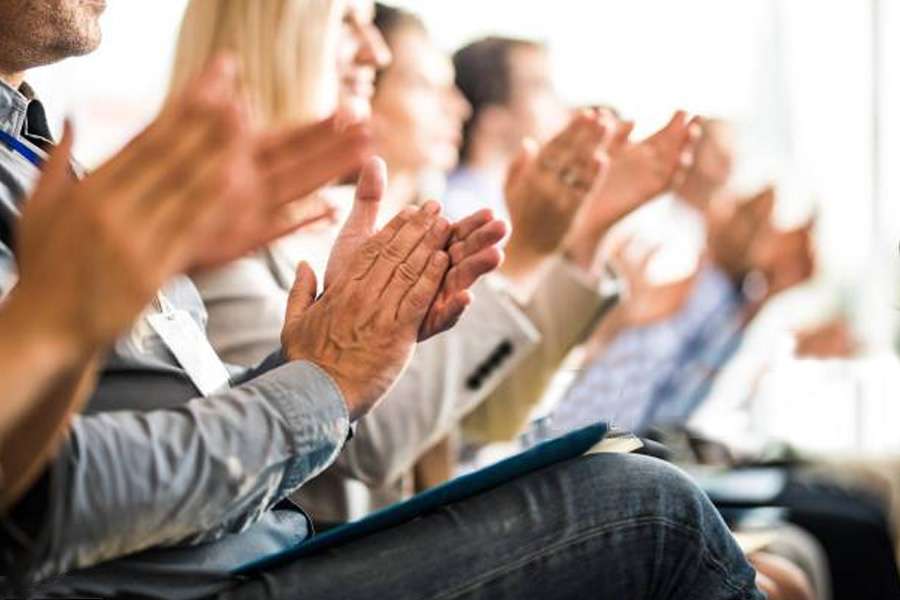 Alte momente în care poți să aplauzi în afară de aterizarea avionului