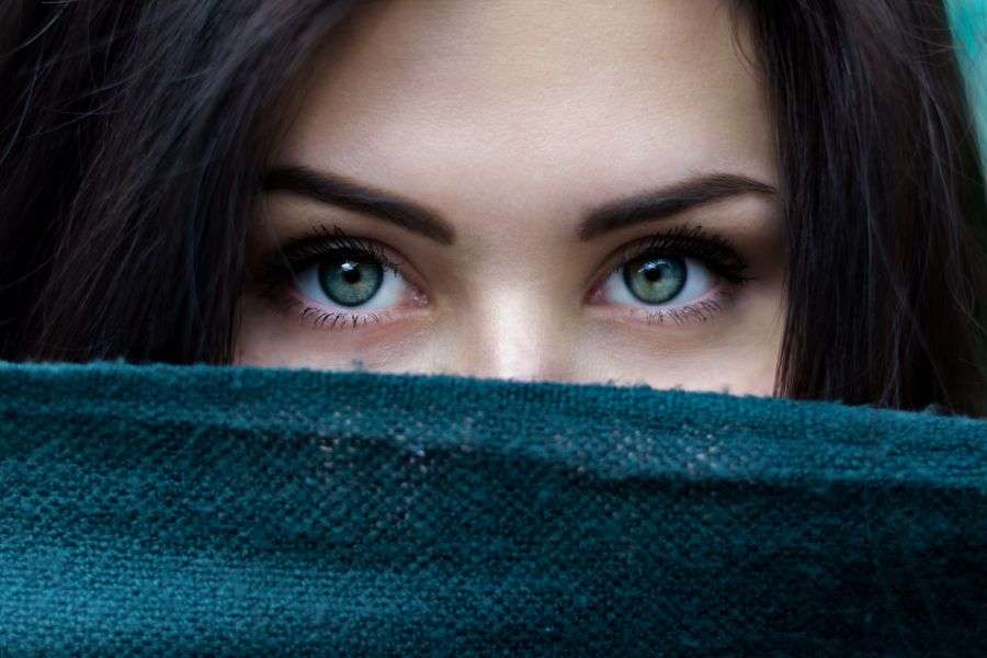 7 sfaturi ca să îți scoți ochii în evidență