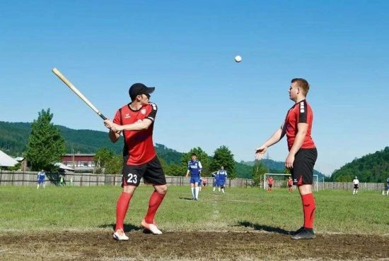 7 asemănări între baseball și oină