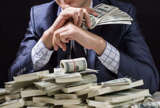 7 înjurături pe care nu şi le permit decât bogaţii