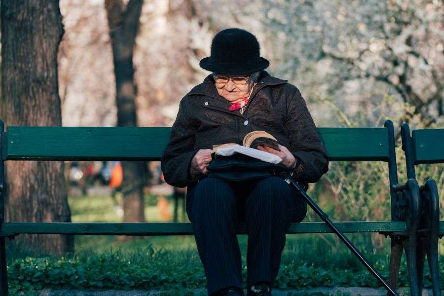 7 motive pentru care femeile ies mai devreme la pensie