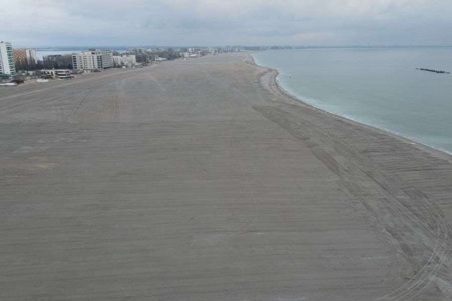 E pustiu în Mamaia. Un turist a luat un Uber ca să-l caute pe băiatul cu porumbul