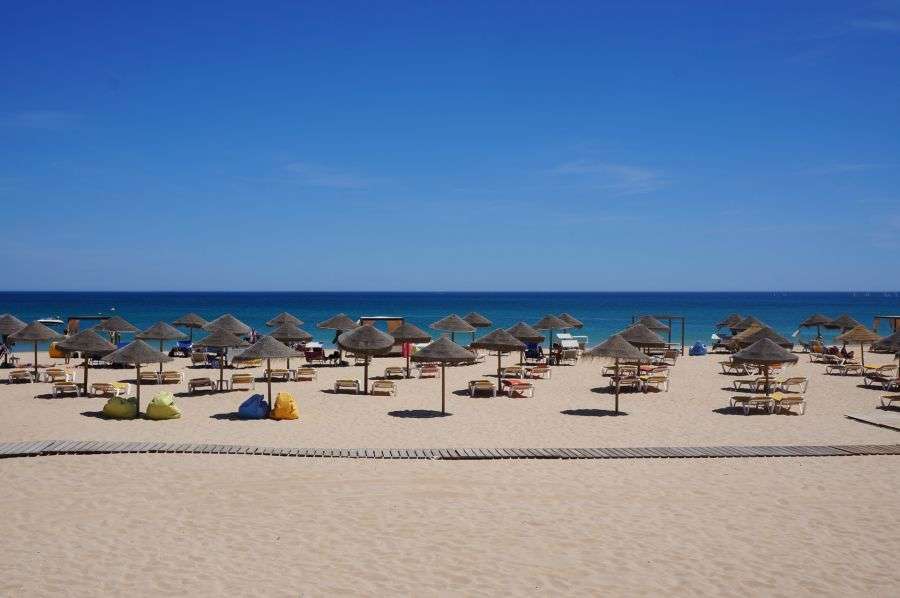 7 lucruri de care nu ştiai că ai nevoie la plajă