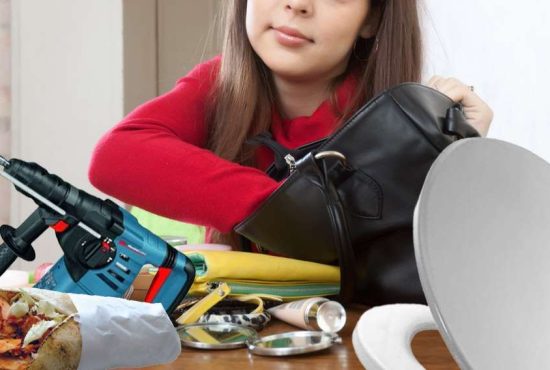 7 lucruri pe care ar trebui să le aibă femeile în geantă, dar nu le au
