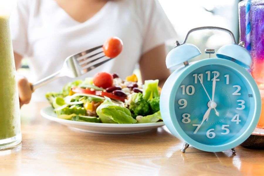 7 lucruri pe care trebuie să le știi despre postul intermitent