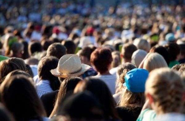 Record! Numărul de experți în moțiuni de cenzură l-a depășit pe cel al experților în vaccin din perioada pandemiei