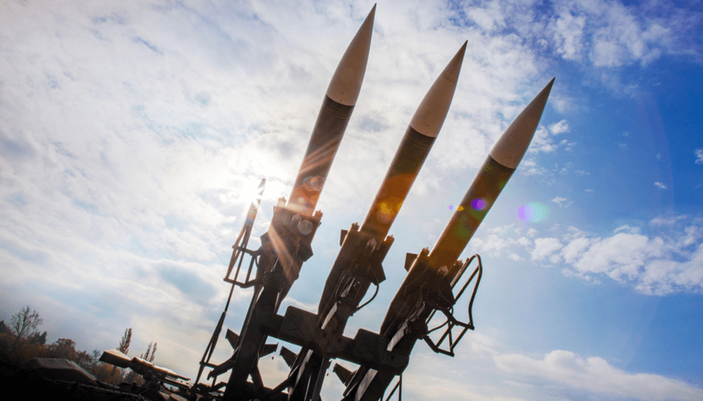 7 motive pentru care România n-ar trebui să aibă arme nucleare